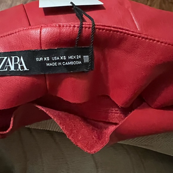 ZARA NWT Medium Faux Leather Knotted Front Mini Skirt Red - Picture 3 of 4